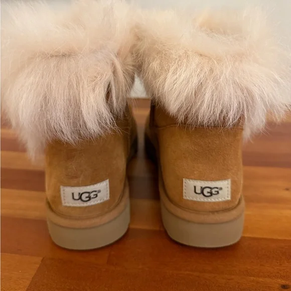 UGG Milia Chestnut Boot - Picture 3 of 7